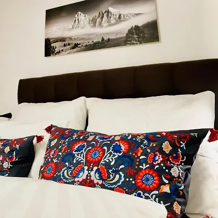 Haus Kulala - Stilvolle Zwischen Bergen & Afrikanischem Flair