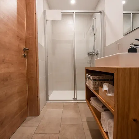 Apartamento Haus Kulala - Stilvolle Zwischen Bergen & Afrikanischem Flair Kaprun