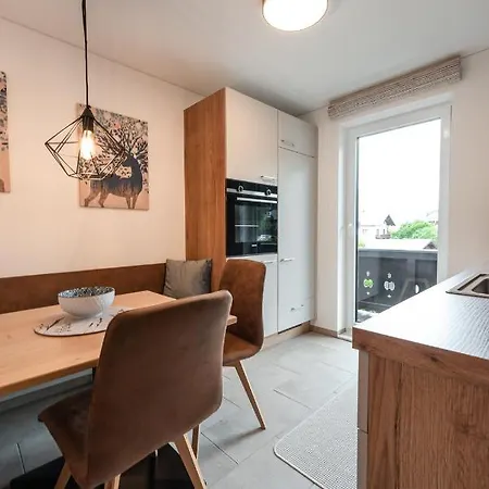 Haus Kulala - Stilvolle Zwischen Bergen & Afrikanischem Flair Apartamento *
