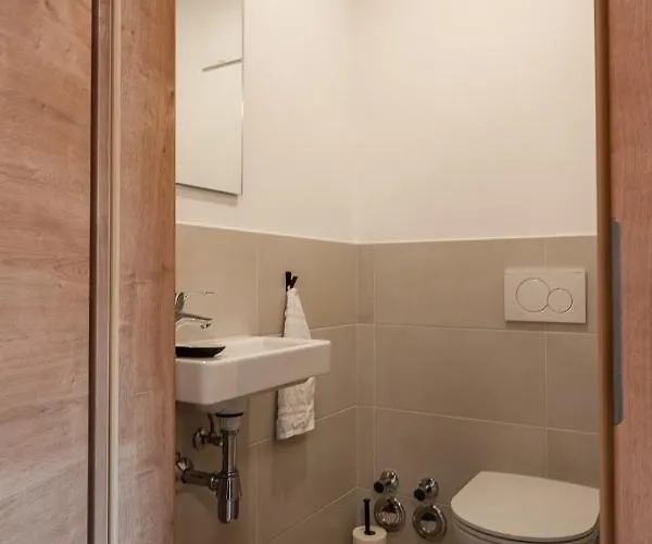 Haus Kulala - Zentrale In アパート カプルーン